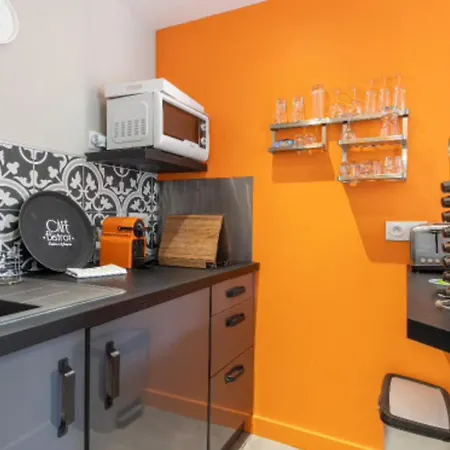 Norman In Center 翁弗勒尔