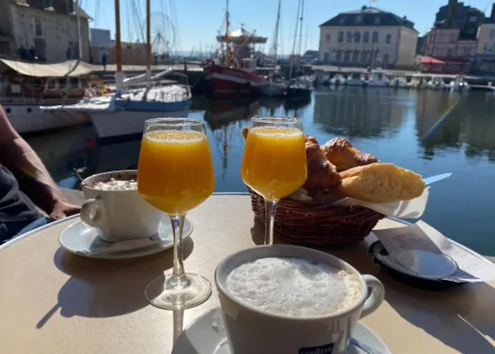 Apartment Norman In Center Honfleur